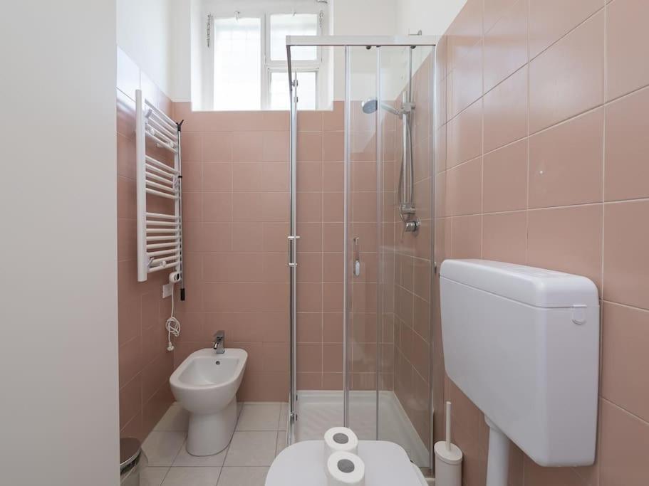 Youhosty - Accademia 53 Quinto Apartment Milan Bagian luar foto
