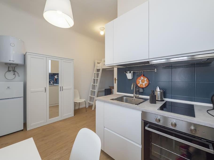 Youhosty - Accademia 53 Quinto Apartment Milan Bagian luar foto